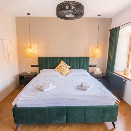 Old Town Living Апартаменты Чески-Крумлов